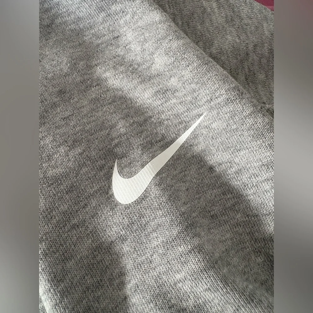 Nike DriFit Crewneck
